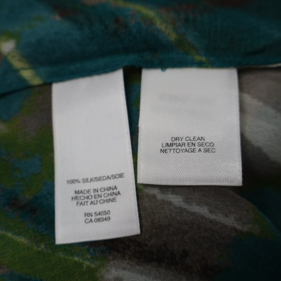 VTG Jones NY 100% Silk Button Up Top Long Sleeve Blue Green Abstract Art 18 W - Picture 5 of 7